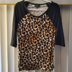 🐆✨ leopard baseball tee